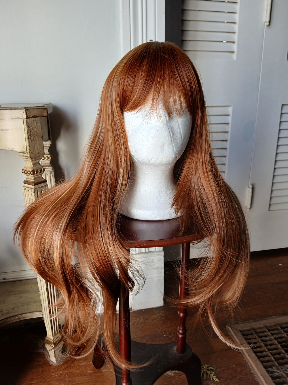 Premium Long Women's Wig in Light Copper Brown - Picture 7 of 7